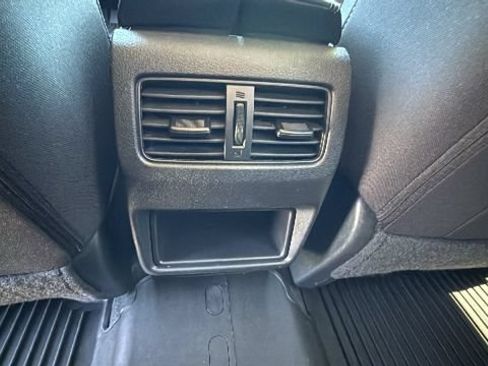 Used 2023 Nissan Rogue S AWD/4WD image 25