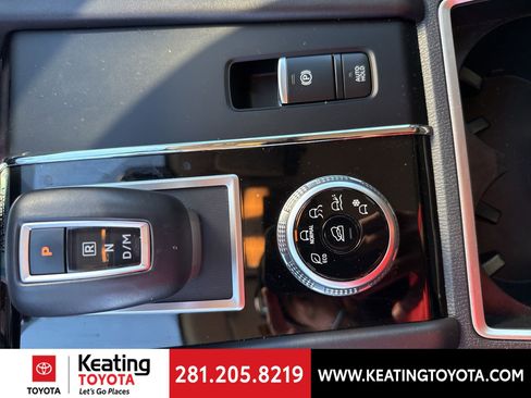 Used 2024 Mitsubishi Outlander SE image 16