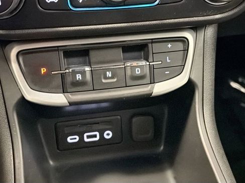 Used 2023 GMC Terrain SLT FWD image 19