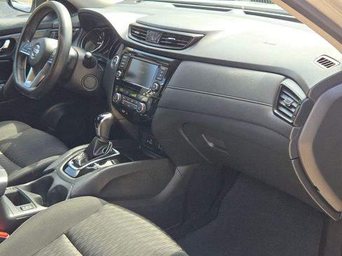 Used 2018 Nissan Rogue SV FWD image 28