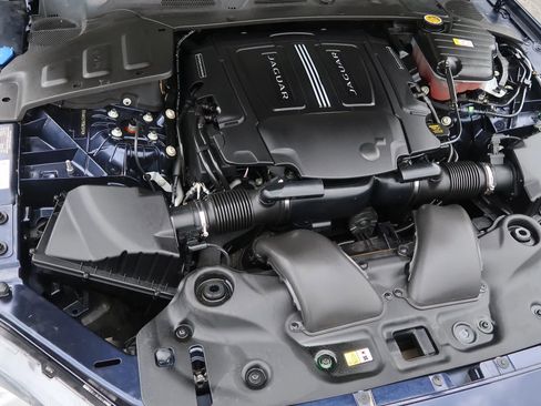 Used 2019 Jaguar XJ R-Sport RWD image 45