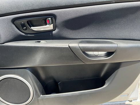 Used 2006 MAZDA MAZDA3 s w/ Appearance Pkg FWD image 18