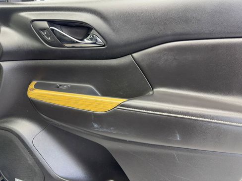 Used 2017 GMC Acadia Denali w/ Technology Package image 45