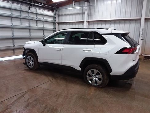 Used 2020 Toyota RAV4 LE AWD/4WD image 4