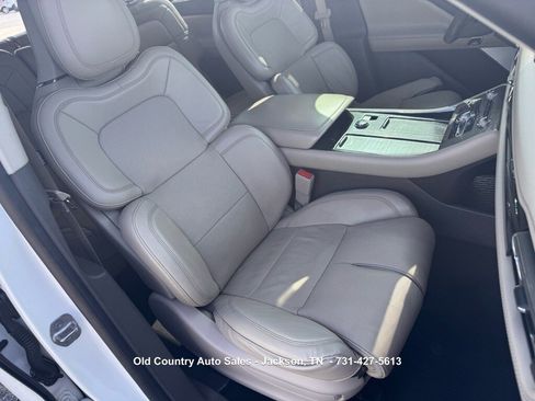 Used 2020 Lincoln Aviator Reserve w/ Equipment Group 202A AWD/4WD image 19