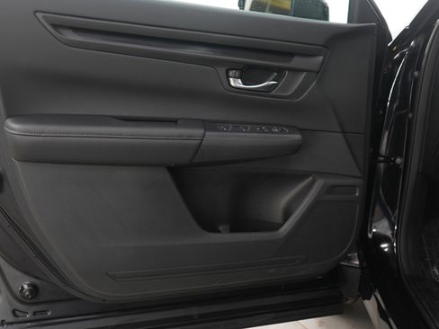 Used 2025 Honda CR-V EX image 19