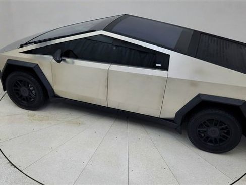 Used 2025 Tesla Cybertruck AWD Crew Cab image 75