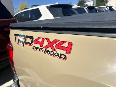 Used 2017 Toyota Tacoma TRD Off-Road w/ Tow Package (A/T) AWD/4WD image 3