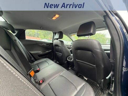 Used 2018 Chevrolet Malibu LT w/ Leather Package FWD image 8