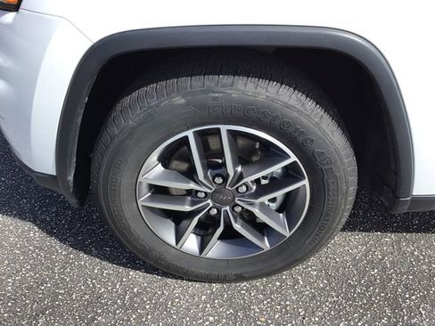 Used 2022 Jeep Grand Cherokee Limited image 18