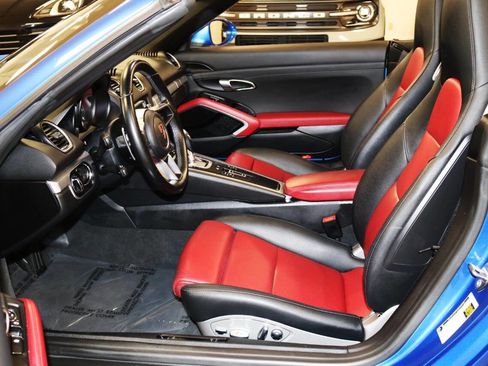 Used 2018 Porsche 718 Boxster RWD image 22