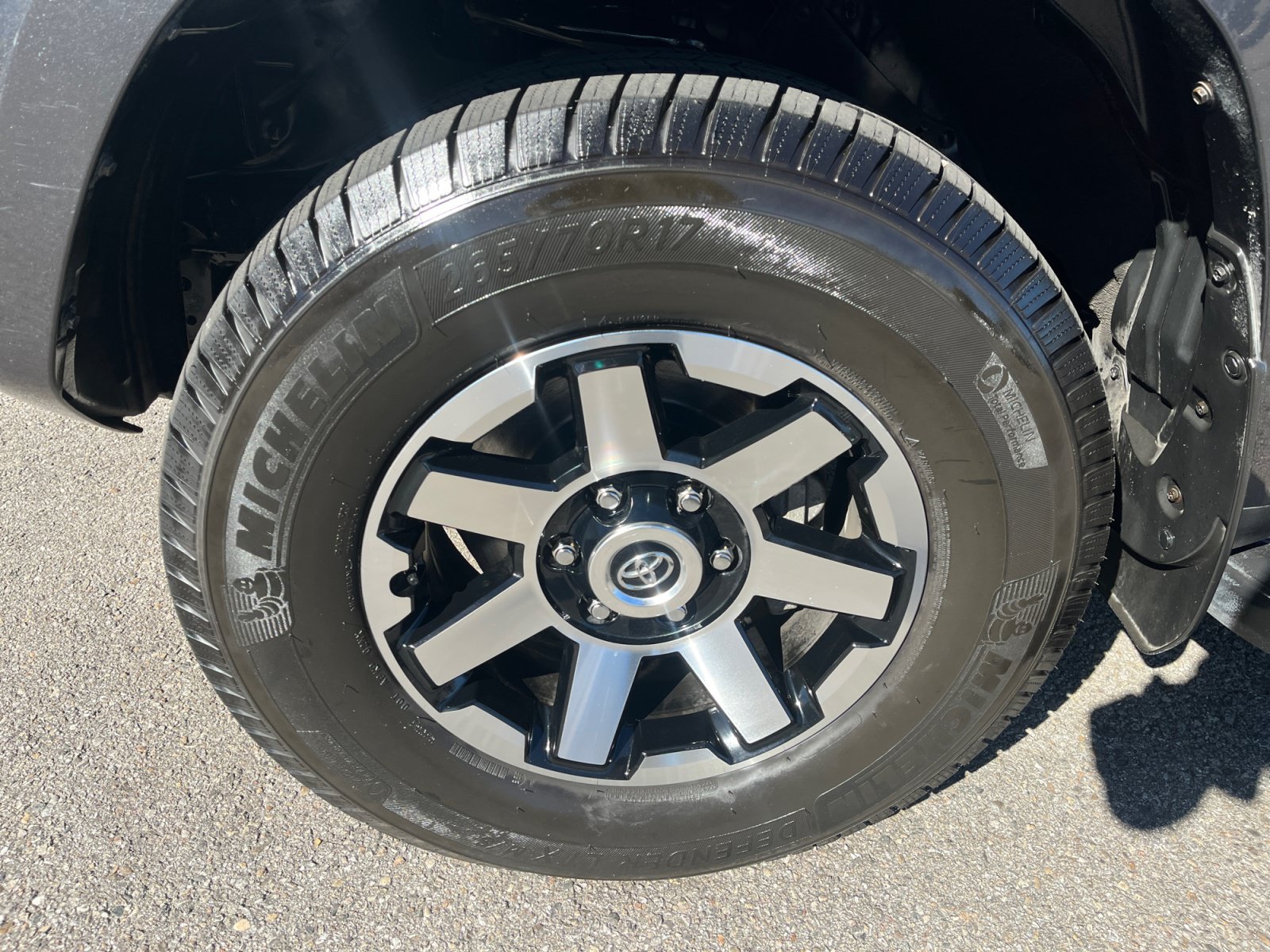 Used 2016 Toyota 4Runner SR5 AWD/4WD image 26
