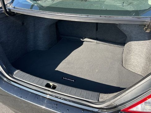 Used 2016 Nissan Versa SV image 31