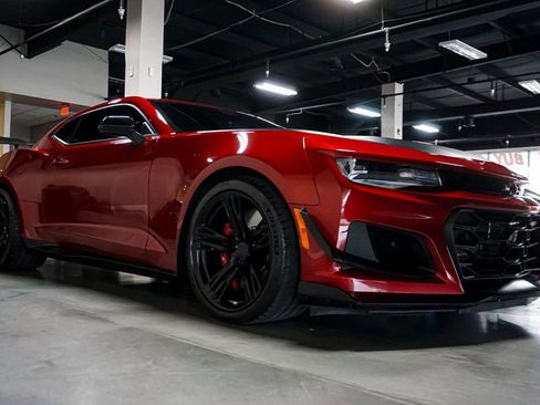 Used 2021 Chevrolet Camaro ZL1 image 2