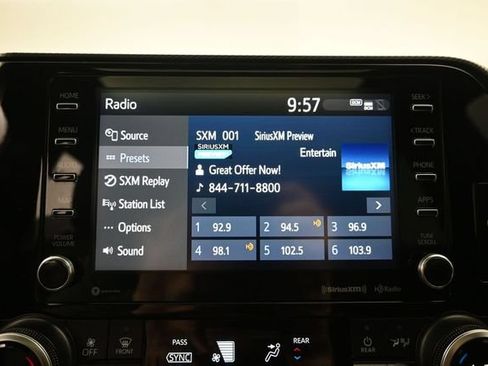 Used 2021 Toyota Highlander XSE FWD image 16
