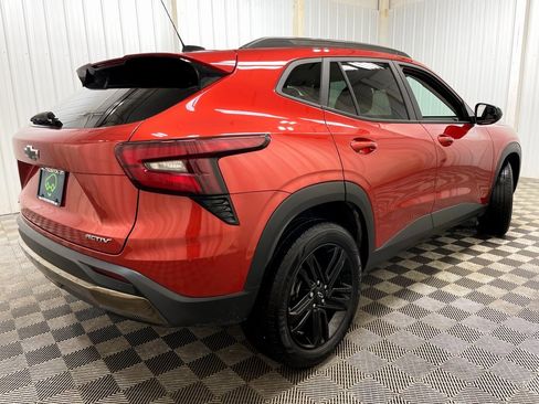 Certified 2024 Chevrolet Trax ACTIV w/ Sunroof Package image 18