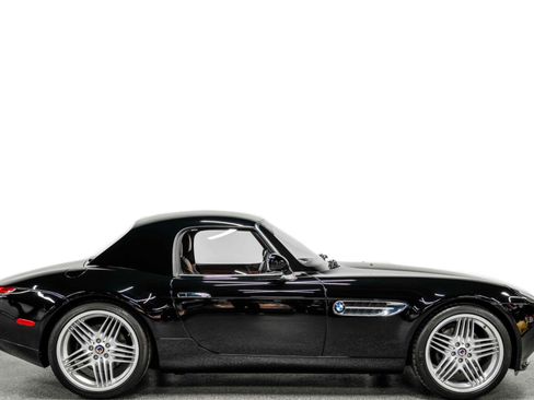 Used 2003 BMW Z8 RWD image 2