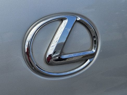 Used 2013 Lexus LX 570 4WD w/ Luxury Pkg image 32