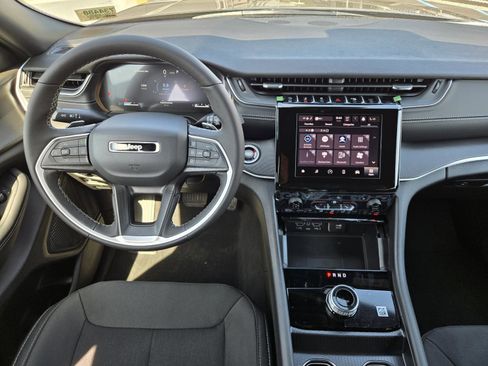 New 2026 Jeep Grand Cherokee L 2WD image 6