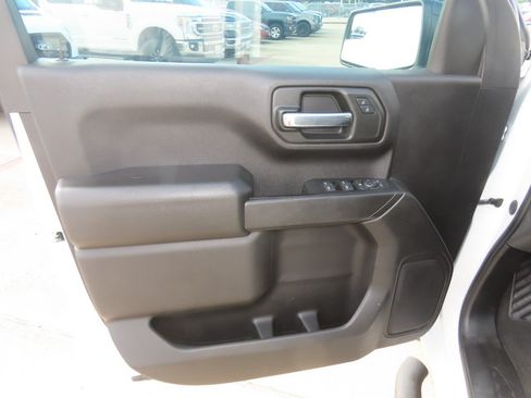 Used 2020 Chevrolet Silverado 1500 Custom w/ Custom Value Package RWD image 24