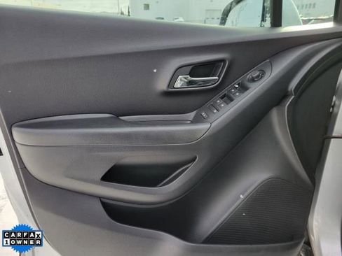 Used 2018 Chevrolet Trax LS image 13