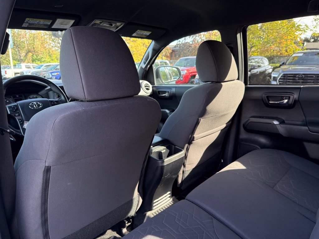 Used 2019 Toyota Tacoma TRD Sport AWD/4WD image 17