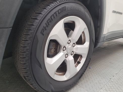 Used 2018 Jeep Compass Latitude w/ Popular Equipment Group AWD/4WD image 31