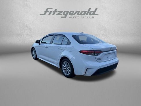 Used 2026 Toyota Corolla LE w/ LE Premium Package FWD image 5
