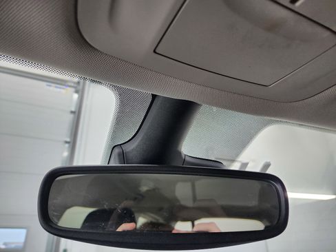 Used 2024 Chrysler Pacifica Touring-L image 45