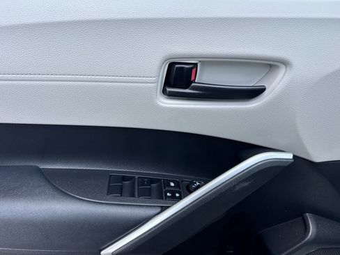 Certified 2023 Toyota Corolla Cross L FWD image 10