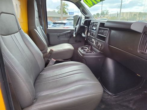 Used 2018 GMC Savana 3500 Extended w/ Driver Convenience Package image 10