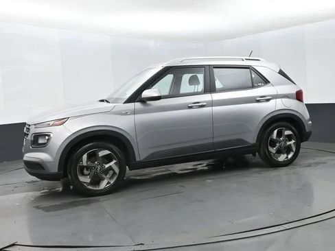 Used 2025 Hyundai Venue SEL FWD image 5