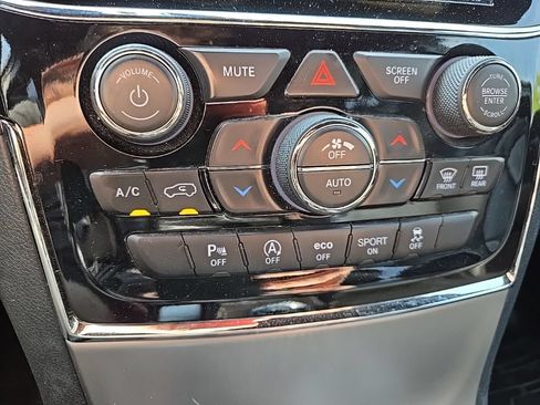Used 2020 Jeep Grand Cherokee Limited w/ Premium Lighting Group AWD/4WD image 24