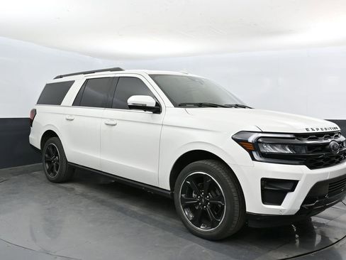 Used 2024 Ford Expedition Max Limited AWD/4WD image 4