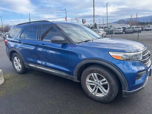 Used 2022 Ford Explorer XLT image 5