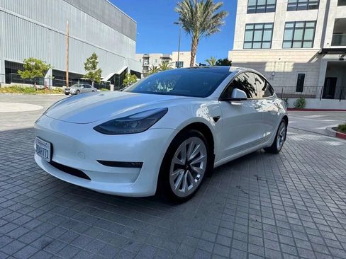 Used 2023 Tesla Model 3 Standard Range RWD image 3
