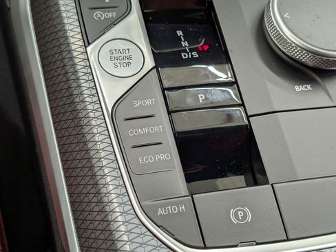 Used 2025 BMW 330i Sedan w/ Premium Package image 21