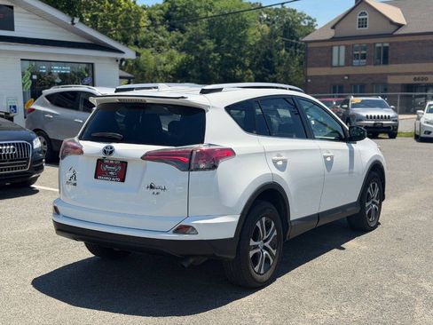 Used 2016 Toyota RAV4 LE FWD image 5