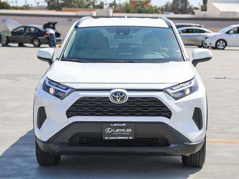 Used 2025 Toyota RAV4 XLE AWD/4WD image 2