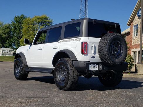 New 2025 Ford Bronco Outer Banks w/ Sasquatch Package image 3