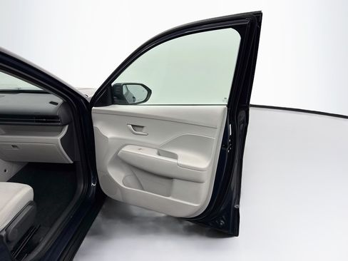 Used 2025 Hyundai Kona SEL FWD image 30