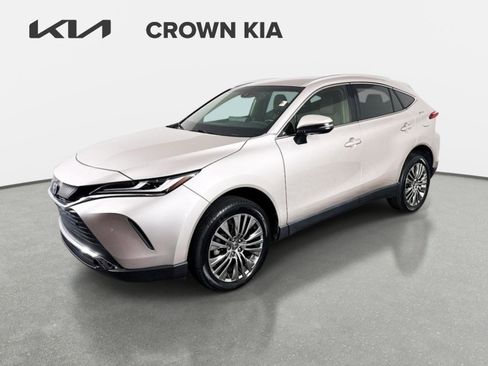 Used 2022 Toyota Venza XLE AWD/4WD image 1