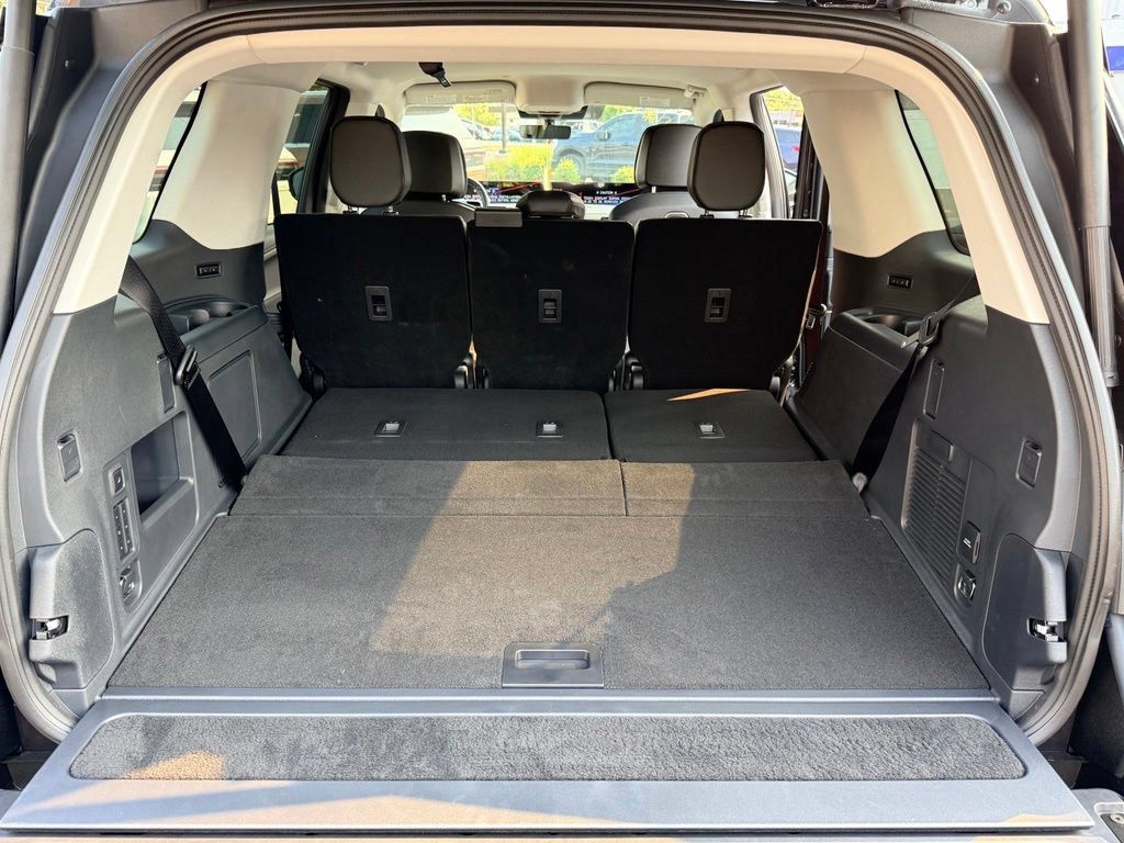 New 2027 Lincoln Navigator Premiere AWD/4WD image 27