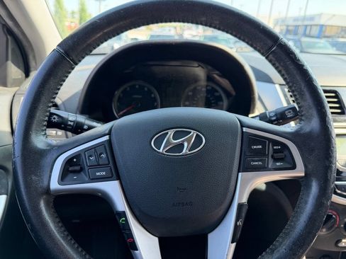 Used 2013 Hyundai Accent SE FWD image 13