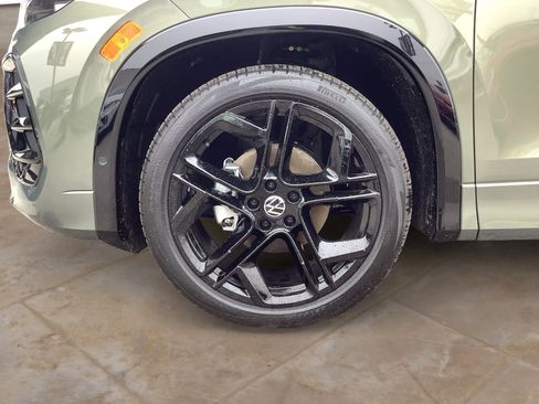 New 2026 Volkswagen Tiguan SE R-Line FWD image 11