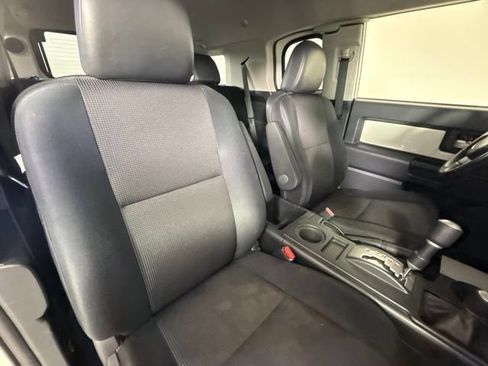Used 2013 Toyota FJ Cruiser 4WD w/ Upgrade Pkg image 29