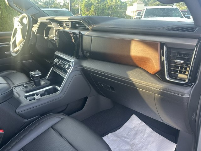 Used 2023 GMC Sierra 1500 Denali w/ Technology Package AWD/4WD image 33