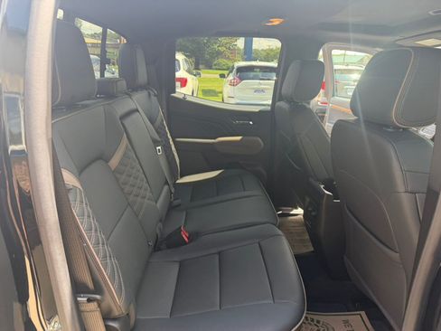 Used 2025 GMC Canyon Denali AWD/4WD image 25