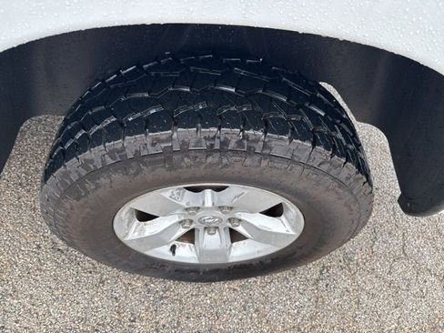 Used 2019 RAM 1500 Classic SLT image 13