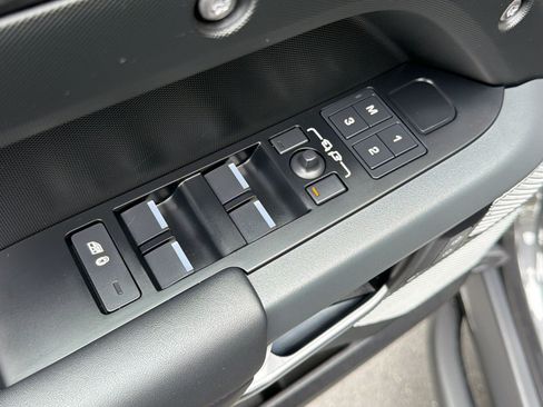 Used 2024 Land Rover Defender 130 X AWD/4WD image 26